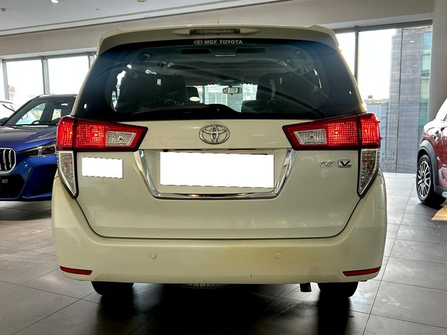 Second-hand 2017 Toyota Innova Crysta 2.7 VX MT BSIV for sale in Gurgaon-1