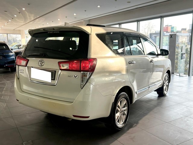 Second-hand 2017 Toyota Innova Crysta 2.7 VX MT BSIV for sale in Gurgaon-17