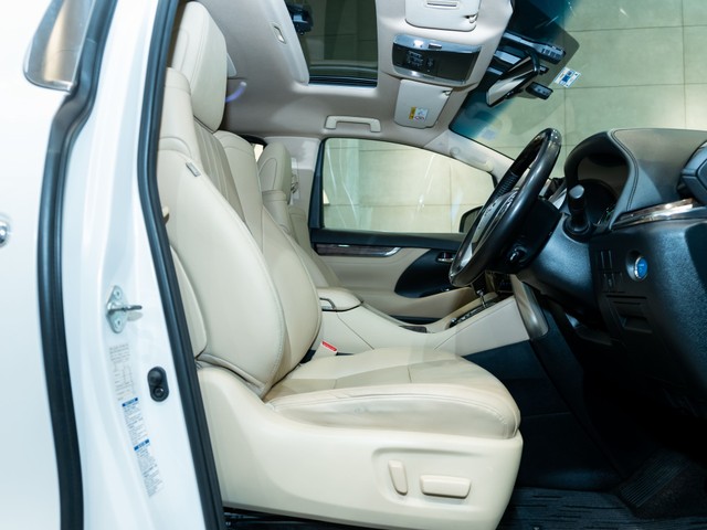 Toyota Vellfire Executive Lounge BSVI Second-hand 2022 Toyota Vellfire Executive Lounge BSVI for sale in Kolkata-8