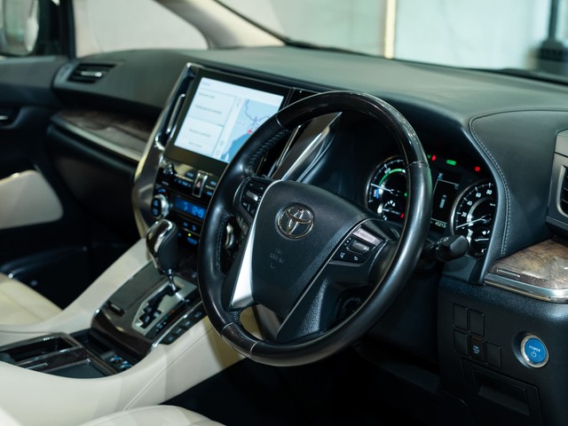 Toyota Vellfire Executive Lounge BSVI Second-hand 2022 Toyota Vellfire Executive Lounge BSVI for sale in Kolkata-13