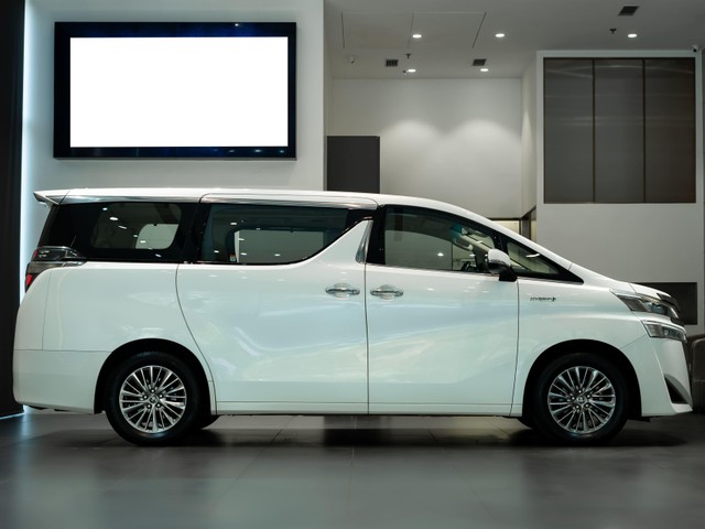 Toyota Vellfire Executive Lounge BSVI Second-hand 2022 Toyota Vellfire Executive Lounge BSVI for sale in Kolkata-1