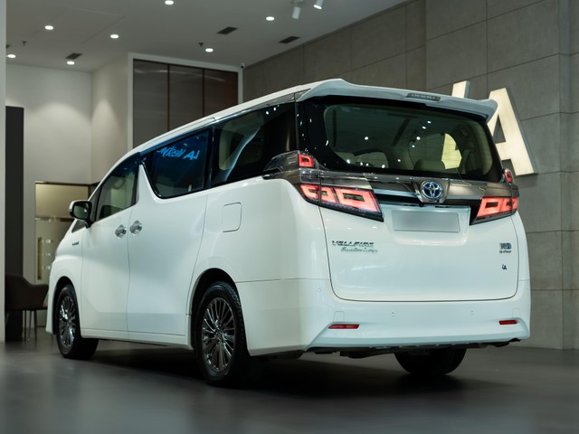 Toyota Vellfire Executive Lounge BSVI Second-hand 2022 Toyota Vellfire Executive Lounge BSVI for sale in Kolkata-7