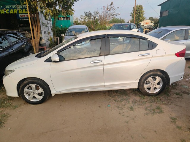 Second-hand 2016 Honda City i VTEC V for sale in Ludhiana-3