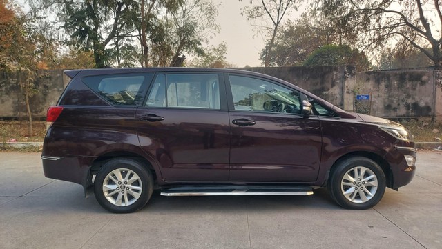 Second-hand 2016 Toyota Innova Crysta 2.8 GX AT BSIV for sale in Hyderabad-1