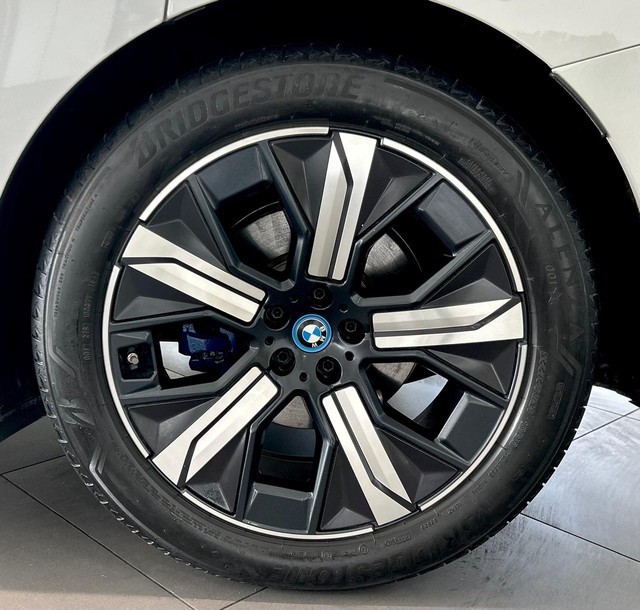 Second-hand 2022 BMW iX xDrive40 for sale in Gurgaon-12