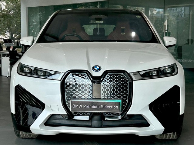 Second-hand 2022 BMW iX xDrive40 for sale in Gurgaon-6