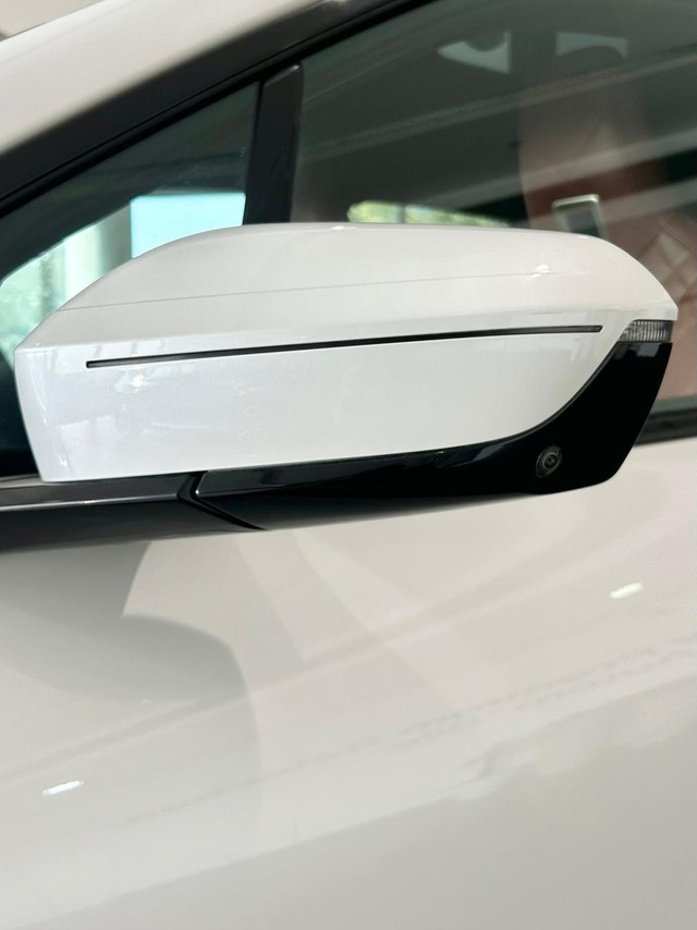 Second-hand 2022 BMW iX xDrive40 for sale in Gurgaon-30