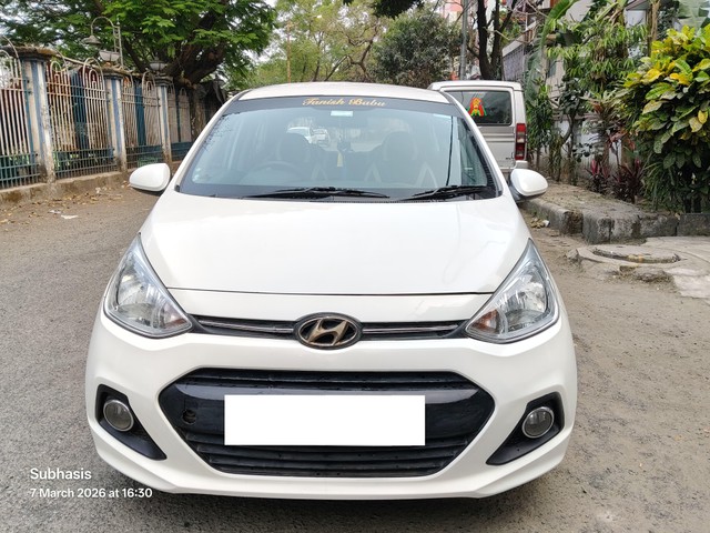 Second-hand 2015 Hyundai Grand i10 CRDi Magna for sale in Kolkata-4