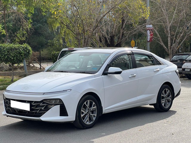 Second-hand 2023 Hyundai Verna SX for sale in New Delhi-4