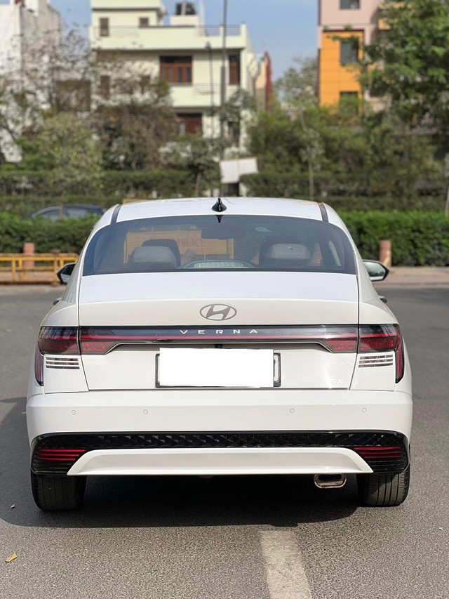Second-hand 2023 Hyundai Verna SX for sale in New Delhi-2