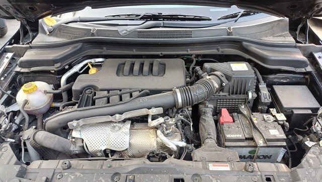 Mahindra XUV 3XO AX5 Diesel Second-hand 2025 Mahindra XUV 3XO AX5 Diesel for sale in Coimbatore-4