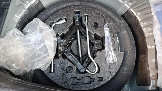 Mahindra XUV 3XO AX5 Diesel Second-hand 2025 Mahindra XUV 3XO AX5 Diesel for sale in Coimbatore-21