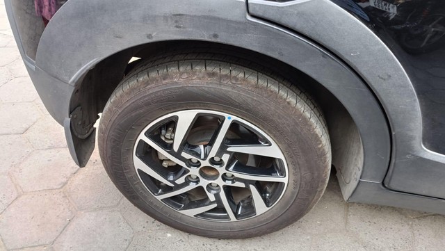 Mahindra XUV 3XO AX5 Diesel Second-hand 2025 Mahindra XUV 3XO AX5 Diesel for sale in Coimbatore-20