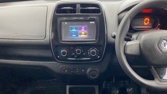 Second-hand 2018 Renault KWID 1.0 RXT for sale in Ahmedabad-22