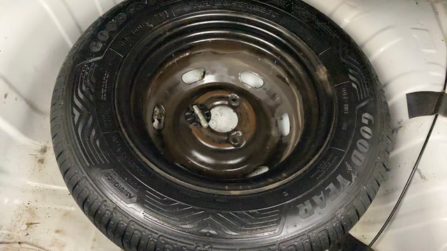 Second-hand 2018 Renault KWID 1.0 RXT for sale in Ahmedabad-27