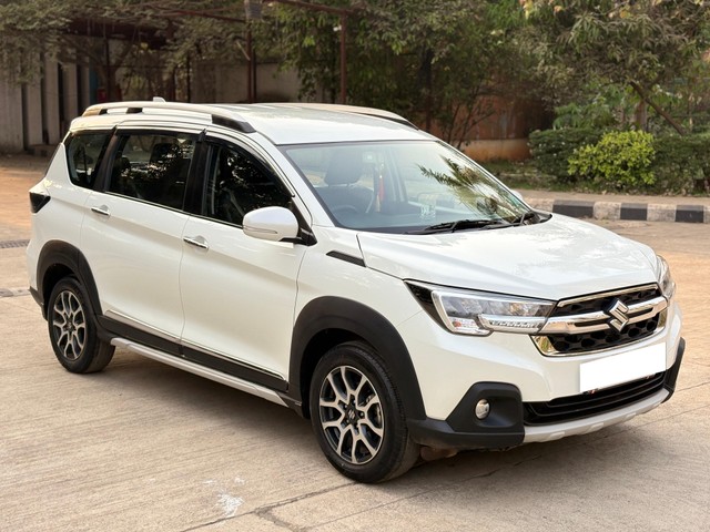 Second-hand 2024 Maruti Suzuki XL6 Zeta CNG for sale in Thane-9