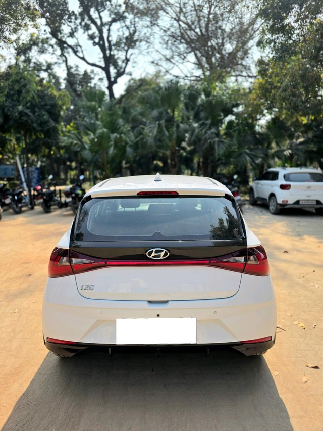 Second-hand 2023 Hyundai i20 Magna for sale in New Delhi-2