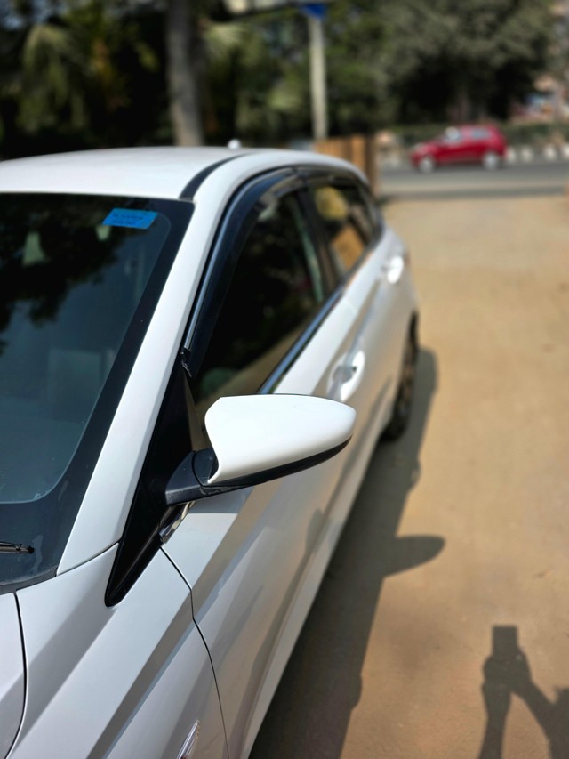 Second-hand 2023 Hyundai i20 Magna for sale in New Delhi-8