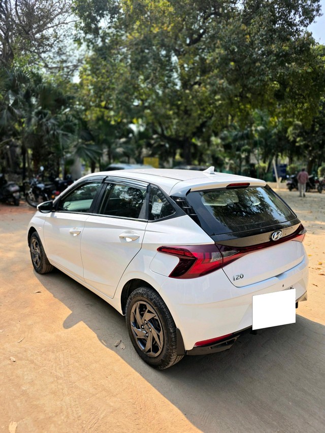 Second-hand 2023 Hyundai i20 Magna for sale in New Delhi-3