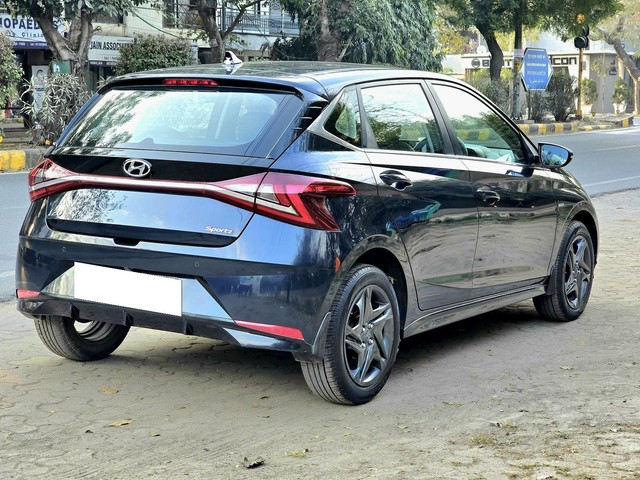 Second-hand 2021 Hyundai i20 Sportz IVT BSVI for sale in New Delhi-11