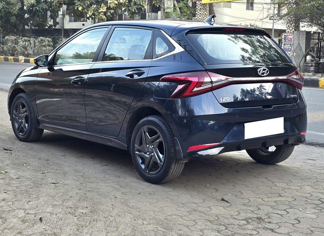 Second-hand 2021 Hyundai i20 Sportz IVT BSVI for sale in New Delhi-4