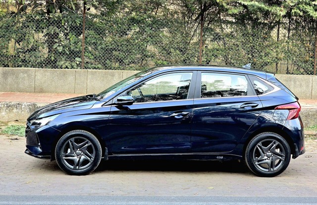 Second-hand 2021 Hyundai i20 Sportz IVT BSVI for sale in New Delhi-5