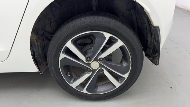 Second-hand 2021 Tata Altroz XZ Diesel for sale in New Delhi-19