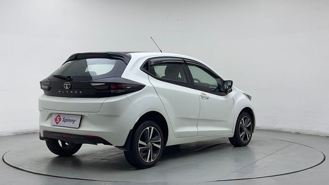 Second-hand 2021 Tata Altroz XZ Diesel for sale in New Delhi-3