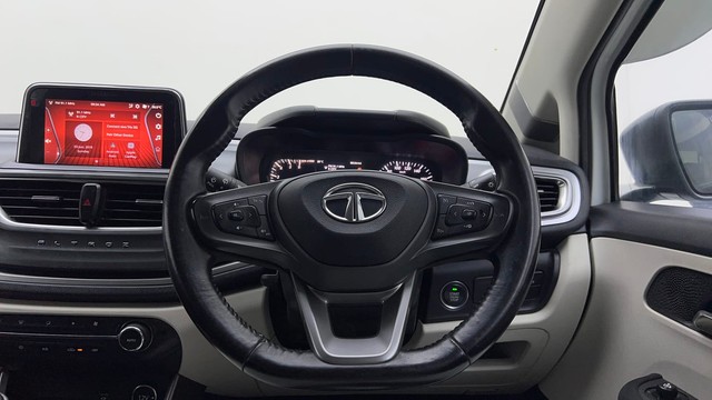 Second-hand 2021 Tata Altroz XZ Diesel for sale in New Delhi-27