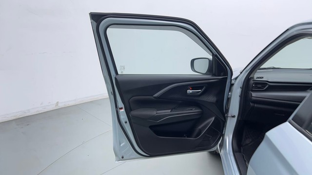 Second-hand 2025 Maruti Suzuki Swift VXI for sale in Gurgaon-28