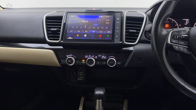 Second-hand 2022 Honda City VX MT for sale in Gurgaon-24