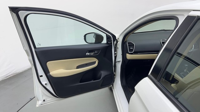 Second-hand 2022 Honda City VX MT for sale in Gurgaon-32