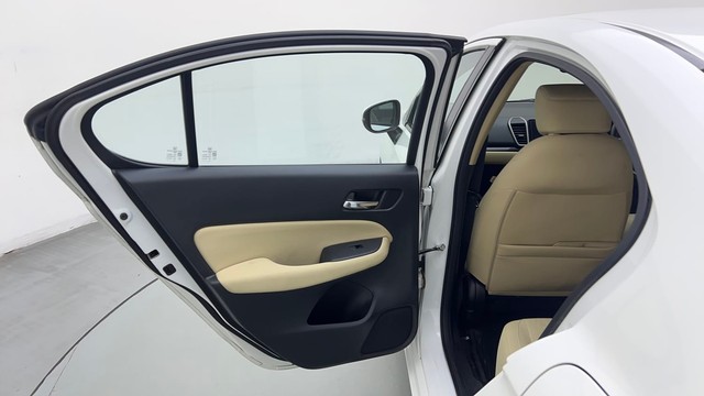 Second-hand 2022 Honda City VX MT for sale in Gurgaon-29