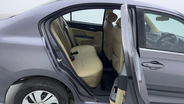 Second-hand 2019 Honda Amaze V for sale in Noida-32
