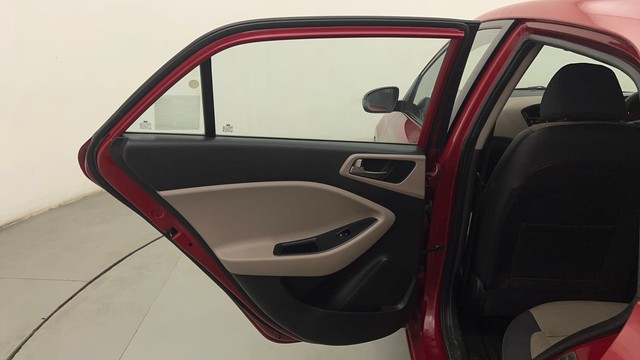 Second-hand 2015 Hyundai i20 Sportz 1.2 for sale in Mumbai-23