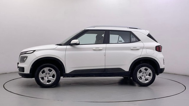 Second-hand 2022 Hyundai Venue SX BSVI for sale in Ahmedabad-6