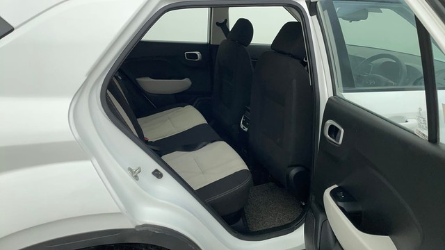 Second-hand 2022 Hyundai Venue SX BSVI for sale in Ahmedabad-27