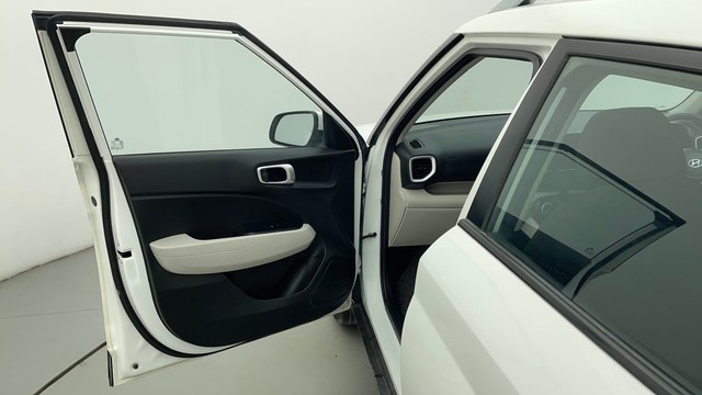 Second-hand 2022 Hyundai Venue SX BSVI for sale in Ahmedabad-35