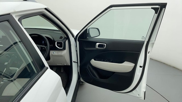 Second-hand 2022 Hyundai Venue SX BSVI for sale in Ahmedabad-16