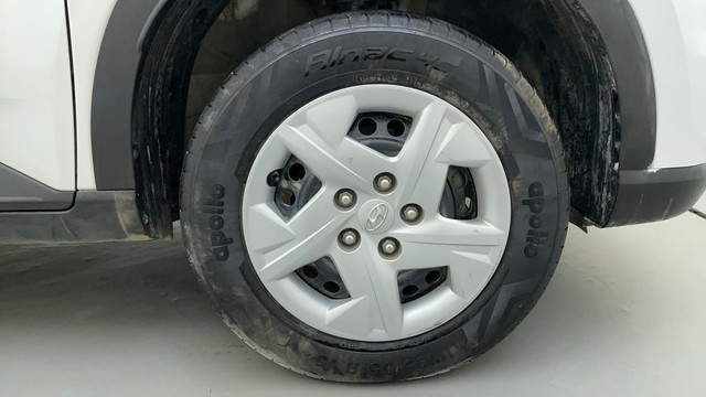 Second-hand 2022 Hyundai Venue SX BSVI for sale in Ahmedabad-17