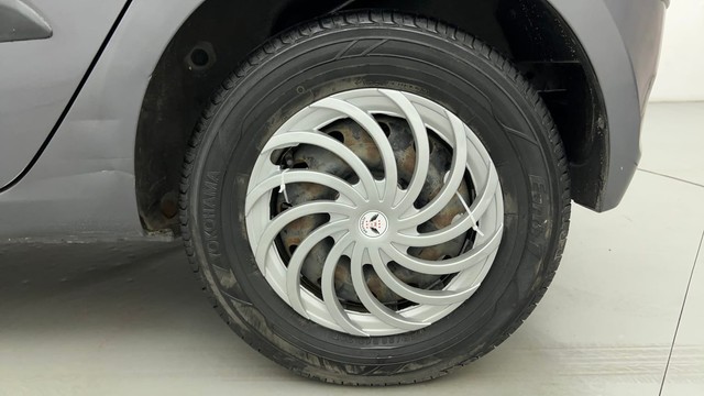 Second-hand 2013 Hyundai i10 Sportz 1.1L for sale in Ahmedabad-19