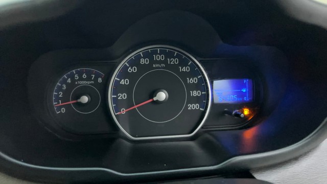 Second-hand 2013 Hyundai i10 Sportz 1.1L for sale in Ahmedabad-13