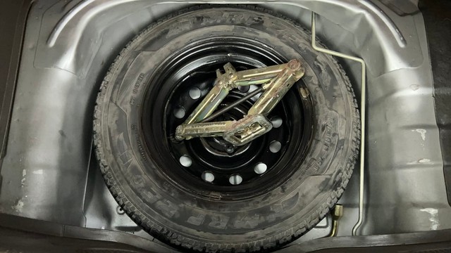 Second-hand 2013 Hyundai i10 Sportz 1.1L for sale in Ahmedabad-21