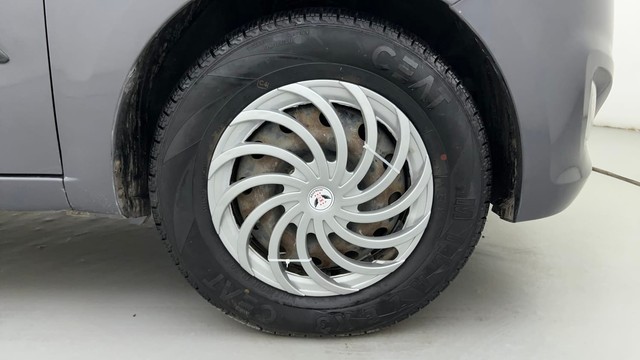 Second-hand 2013 Hyundai i10 Sportz 1.1L for sale in Ahmedabad-17