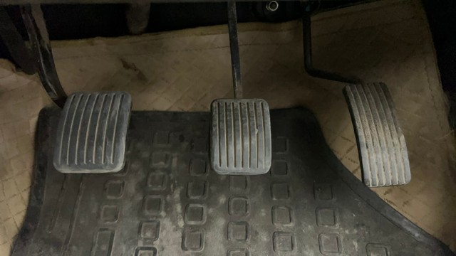 Second-hand 2013 Hyundai i10 Sportz 1.1L for sale in Ahmedabad-14