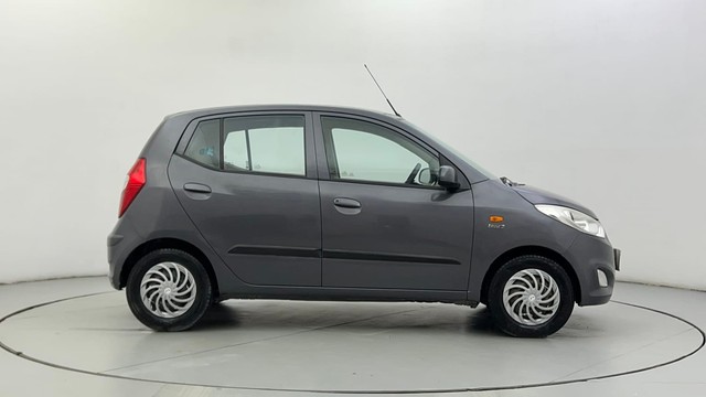 Second-hand 2013 Hyundai i10 Sportz 1.1L for sale in Ahmedabad-2