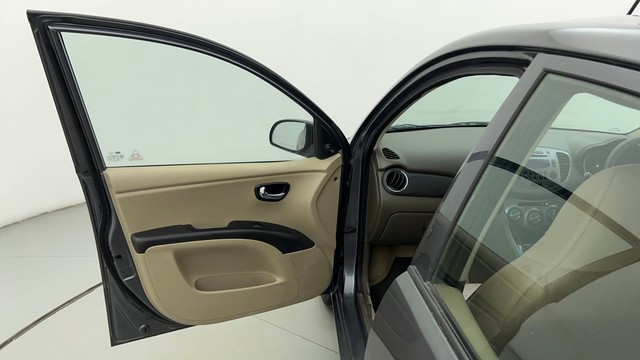 Second-hand 2013 Hyundai i10 Sportz 1.1L for sale in Ahmedabad-27