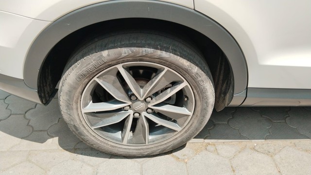 Second-hand 2018 Audi Q3 35 TDI Quattro Premium Plus for sale in Coimbatore-9