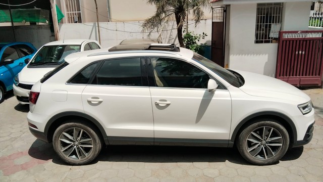 Second-hand 2018 Audi Q3 35 TDI Quattro Premium Plus for sale in Coimbatore-14