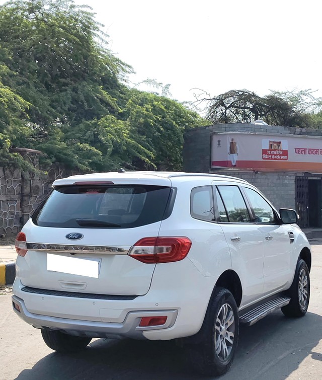 Second-hand 2017 Ford Endeavour 3.2 Titanium AT 4X4 for sale in New Delhi-9